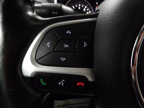 Used 2019 Jeep Compass Latitude w/ Cold Weather Group AWD/4WD image 17