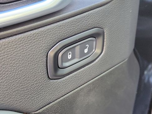 Used 2025 Jeep Gladiator Mojave w/ Convenience Group AWD/4WD image 20