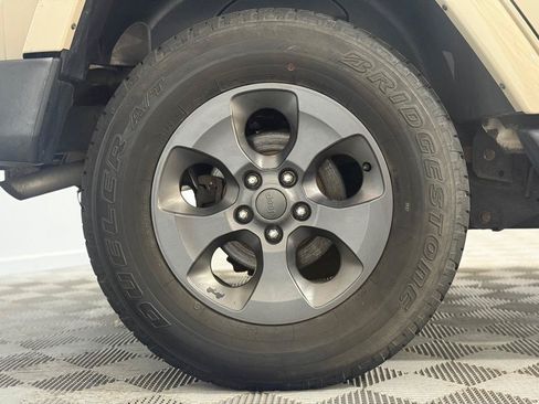 Used 2017 Jeep Wrangler Unlimited Sport AWD/4WD image 33