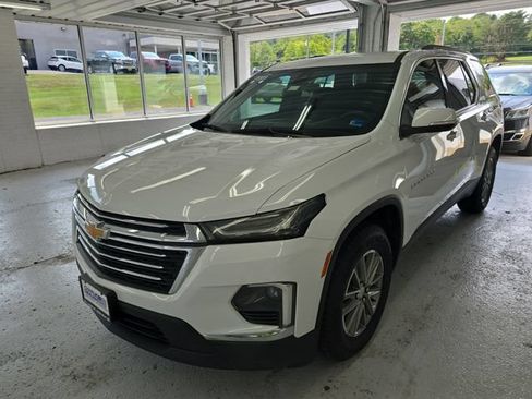 Certified 2023 Chevrolet Traverse LT FWD image 9