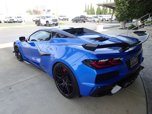 Used 2024 Chevrolet Corvette Z06 RWD image 9