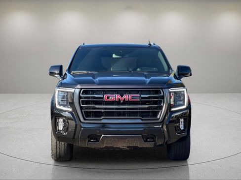 Used 2023 GMC Yukon XL AT4 w/ AT4 Premium Plus Package image 9