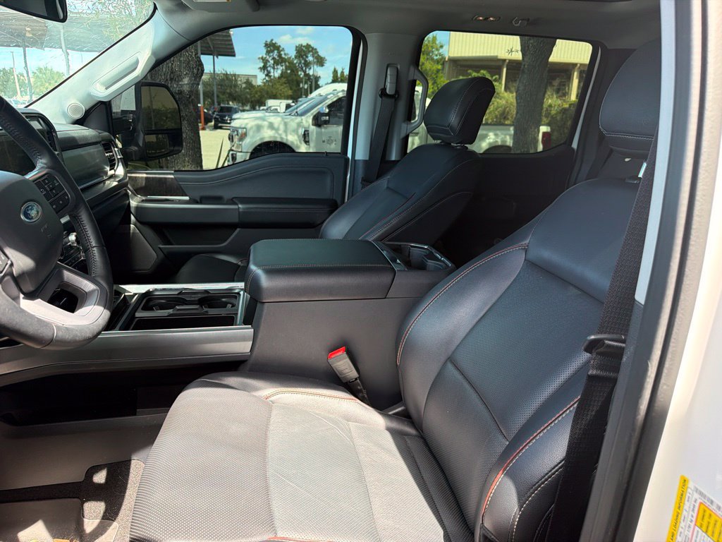 Used 2023 Ford F350 Lariat w/ Lariat Ultimate Package AWD/4WD image 7