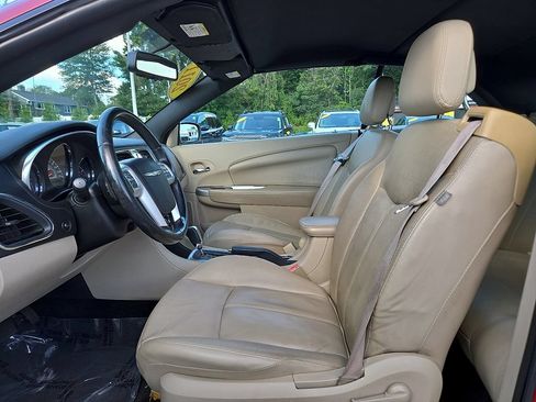 Used 2011 Chrysler 200 Limited FWD image 18