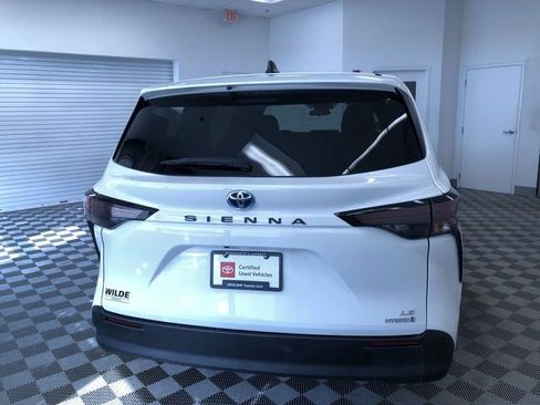 Certified 2023 Toyota Sienna LE image 13