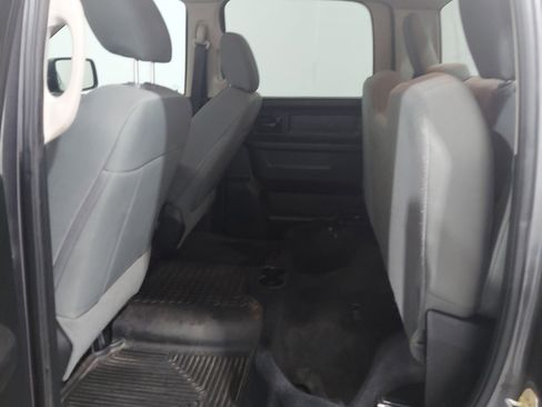 Used 2017 RAM 1500 ST w/ SXT Appearance Group AWD/4WD image 15