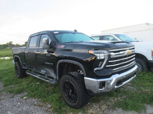Used 2024 Chevrolet Silverado 2500 LTZ w/ LTZ Premium Package AWD/4WD image 1