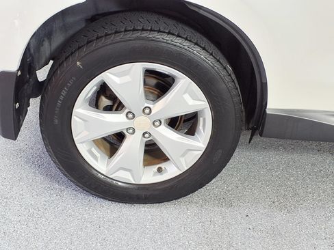 Used 2015 Subaru Forester 2.5i Premium AWD/4WD image 4
