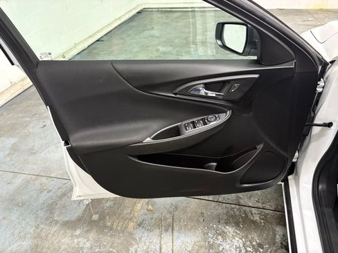 Used 2022 Chevrolet Malibu LS w/ LPO, Convenience Package 2 FWD image 9