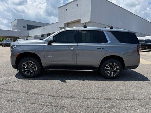 Used 2022 Chevrolet Tahoe LT w/ Luxury Package AWD/4WD image 5