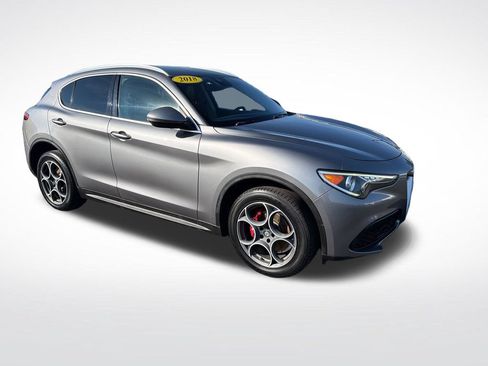 Used 2018 Alfa Romeo Stelvio AWD image 7