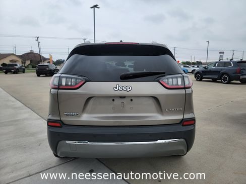 Used 2020 Jeep Cherokee Limited w/ Technology Group FWD image 6