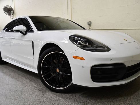 Used 2021 Porsche Panamera RWD image 2