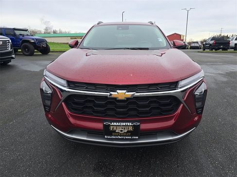 Certified 2025 Chevrolet Trax LT w/ LT Convenience Package image 8