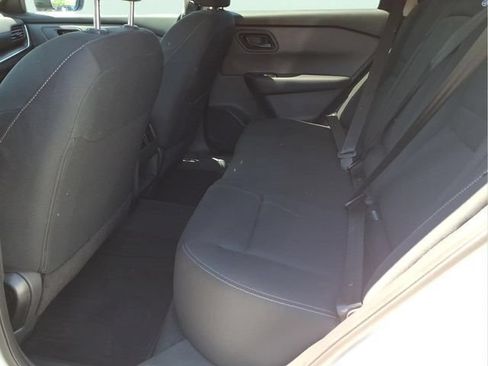 Used 2024 Nissan Rogue S FWD image 16