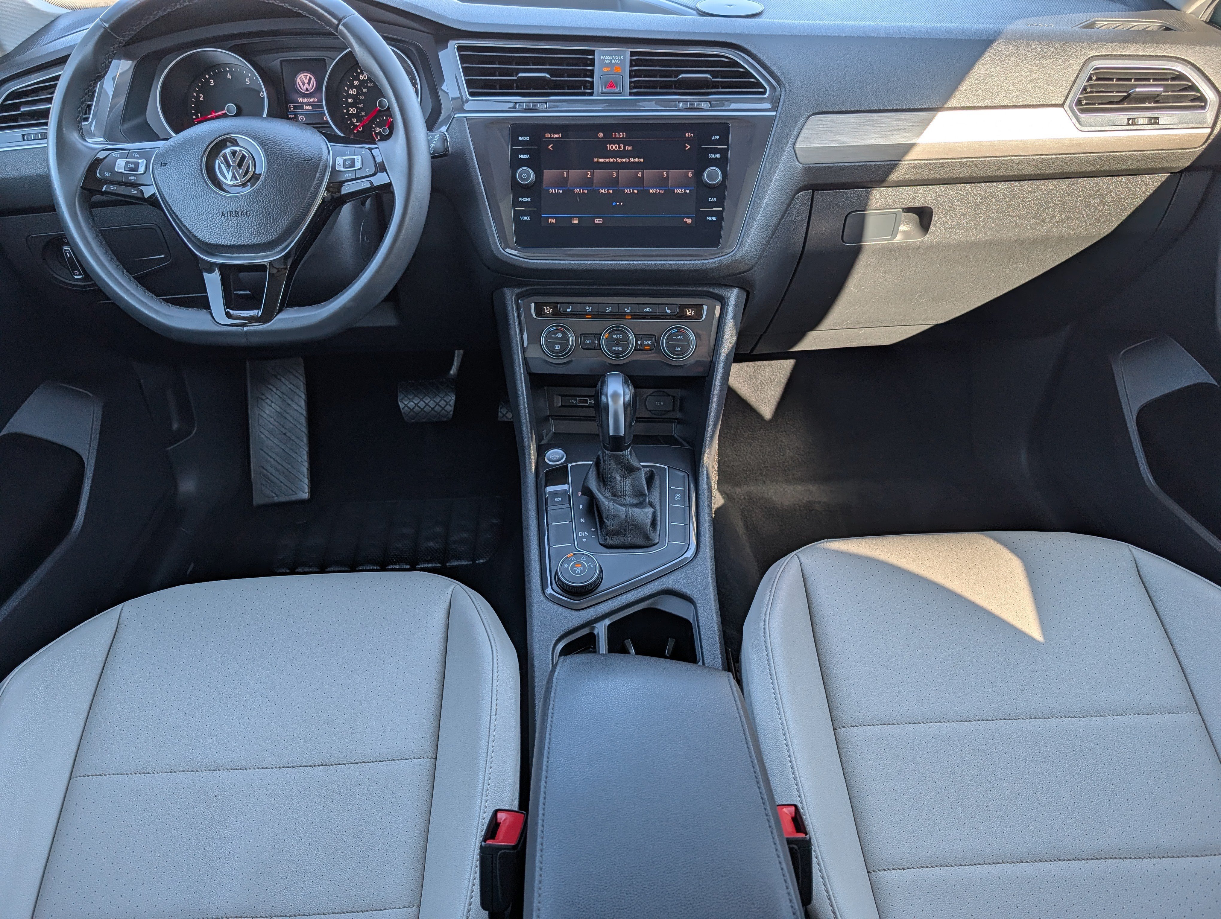 Used 2020 Volkswagen Tiguan SE w/ Panoramic Sunroof Package AWD/4WD image 10