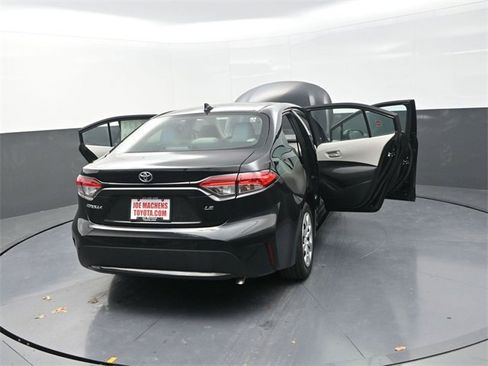Used 2020 Toyota Corolla LE image 40