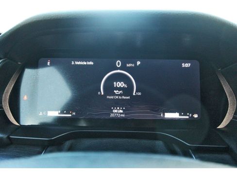 Used 2025 Jeep Grand Cherokee Limited w/ Luxury Tech Group II image 17