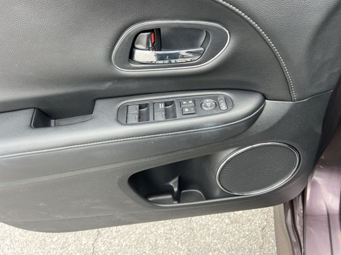 Used 2019 Honda HR-V Touring image 15