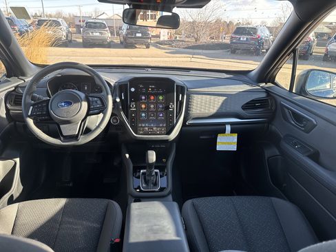 Used 2025 Subaru Forester Premium image 19