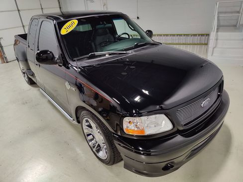 Used 2000 Ford F150 Harley-Davidson RWD image 2