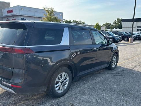 Used 2022 Kia Carnival LX FWD image 5
