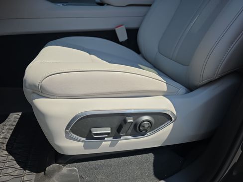 New 2026 Jeep Grand Wagoneer 4WD image 25