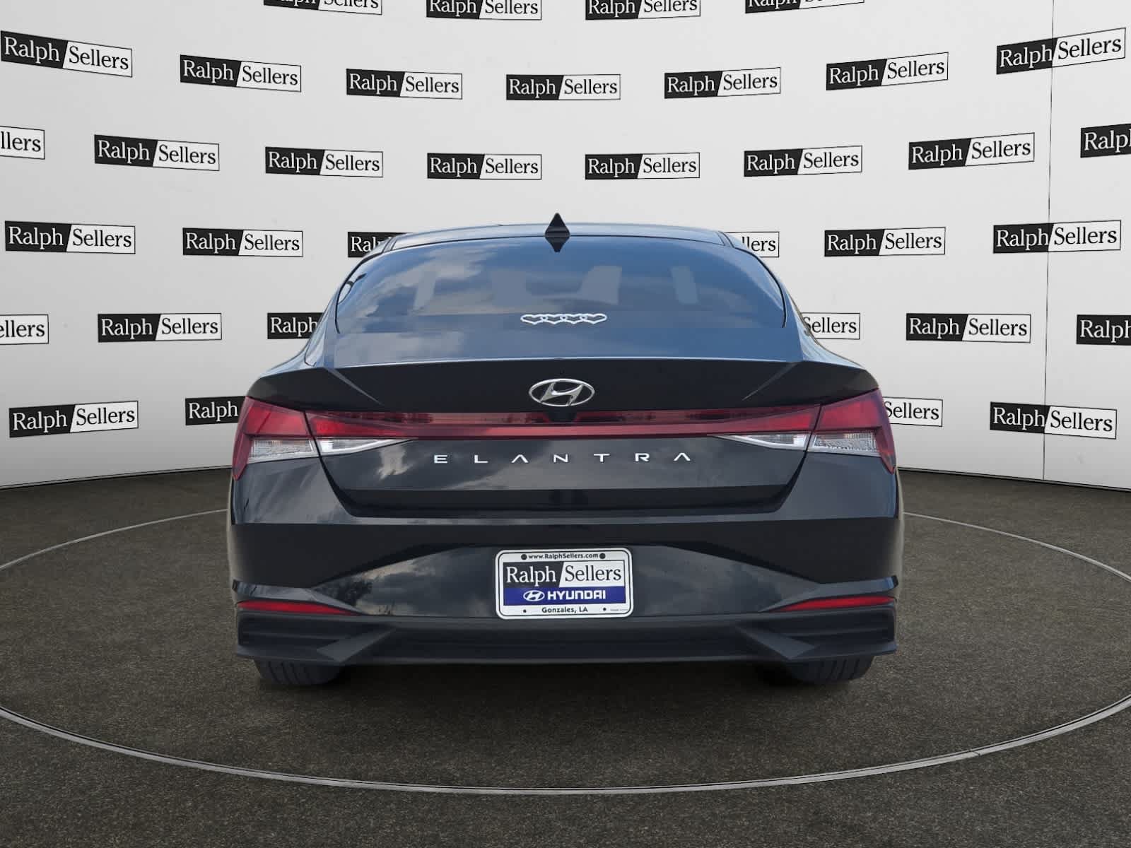Used 2023 Hyundai Elantra SEL w/ Convenience Package FWD image 5