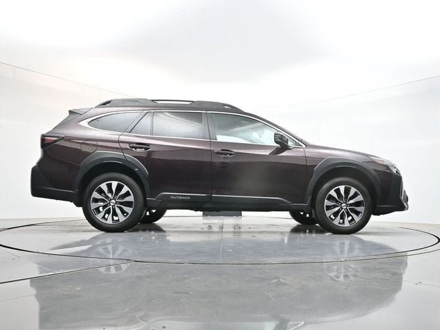 Used 2025 Subaru Outback Limited AWD/4WD image 37