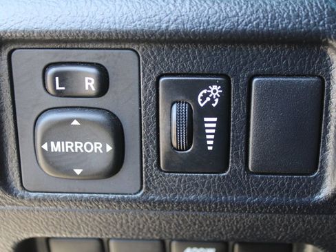 Used 2019 Toyota 4Runner TRD Off-Road Premium image 27