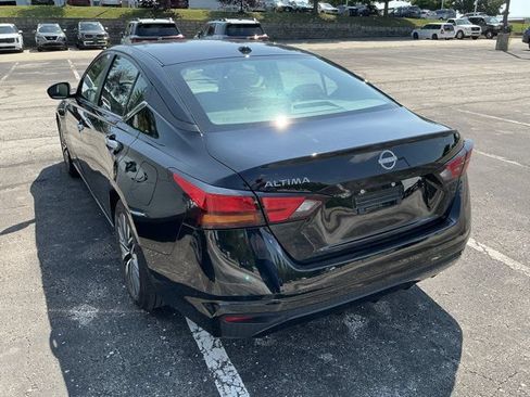 Used 2025 Nissan Altima 2.5 SV FWD image 11