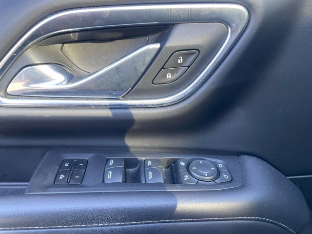 Used 2021 Chevrolet Suburban Z71 w/ Z71 Signature Package AWD/4WD image 11