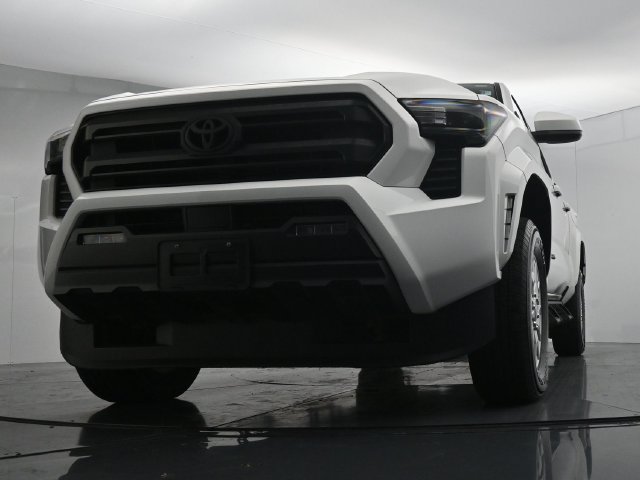 Used 2024 Toyota Tacoma SR5 AWD/4WD image 36