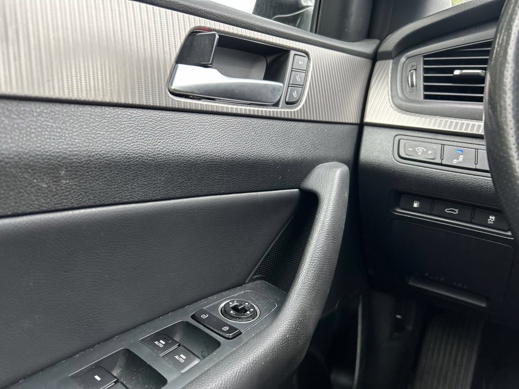 Used 2019 Hyundai Sonata Limited FWD image 31