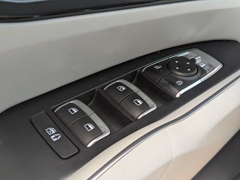 Used 2025 Kia Sorento S w/ Panoramic Sunroof Package FWD image 18