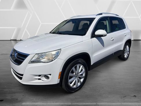 Used 2011 Volkswagen Tiguan S image 10