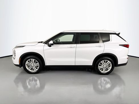 Used 2023 Mitsubishi Outlander ES FWD image 8