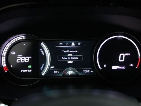 Used 2022 Kia Niro EX FWD image 24