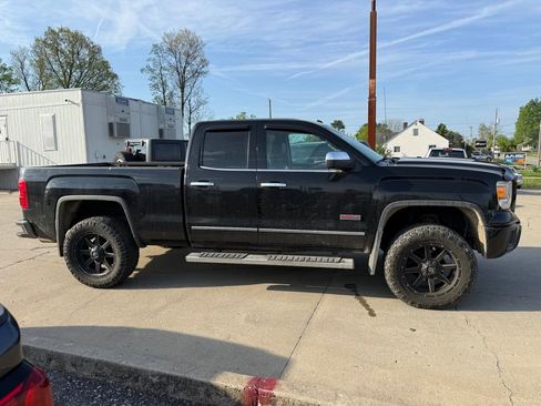 Used 2015 GMC Sierra 1500 SLE w/ All-Terrain Package image 5
