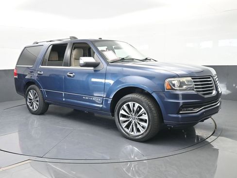 Used 2016 Lincoln Navigator Select image 8