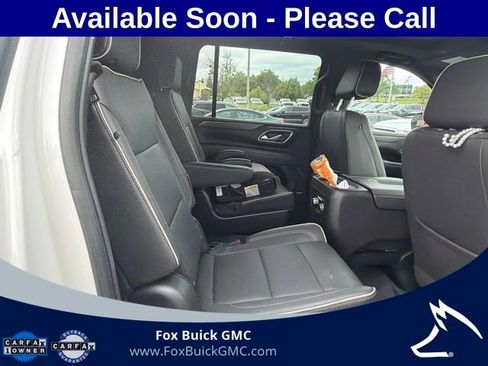 Used 2023 GMC Yukon XL SLT w/ SLT Premium Package AWD/4WD image 7