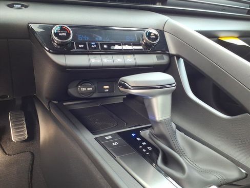 New 2025 Hyundai Elantra Sport FWD image 10