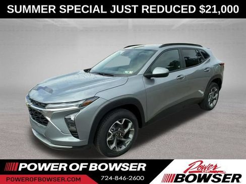 Used 2024 Chevrolet Trax LT w/ Driver Confidence Package FWD image 4
