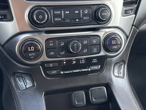 Used 2020 Chevrolet Suburban LT RWD image 22