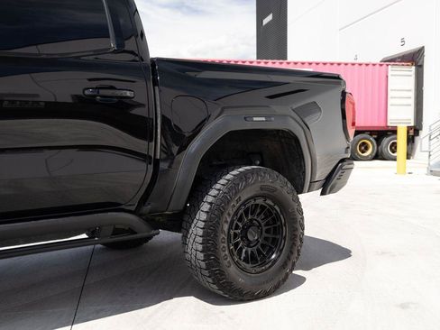 Used 2024 GMC Canyon AT4X AWD/4WD image 10