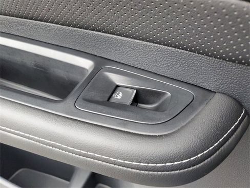 Certified 2025 Volkswagen Atlas SEL Premium R-Line image 14