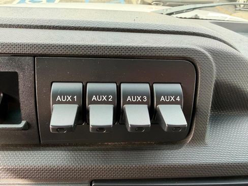 Used 2014 Ford E-250 and Econoline 250 w/ Interior Upgrade Package image 43