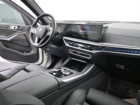 New 2025 BMW X5 xDrive40i w/ Parking Assistance Package image 20