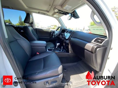 Certified 2024 Toyota 4Runner TRD Off-Road Premium w/ Moonroof Package AWD/4WD image 17