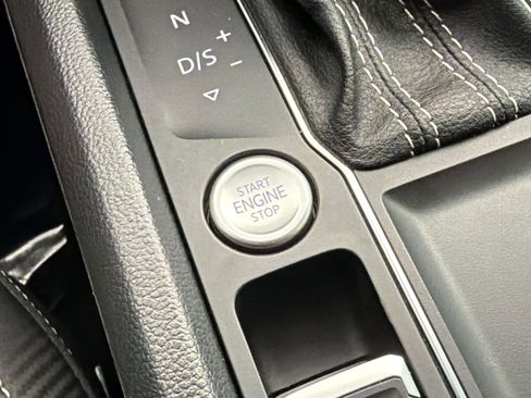 Used 2022 Volkswagen Atlas Cross Sport SE w/ Panoramic Sunroof Package image 27